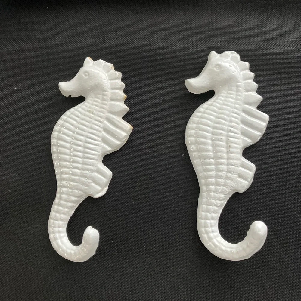 Vintage Set of 2 Cat Iron Seahorses Hooks, Wall Decor, Paperweights 5.5” Tall